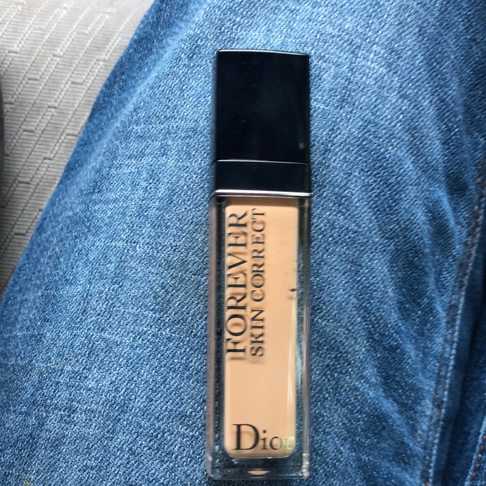 Dior forever skin correct concealer.